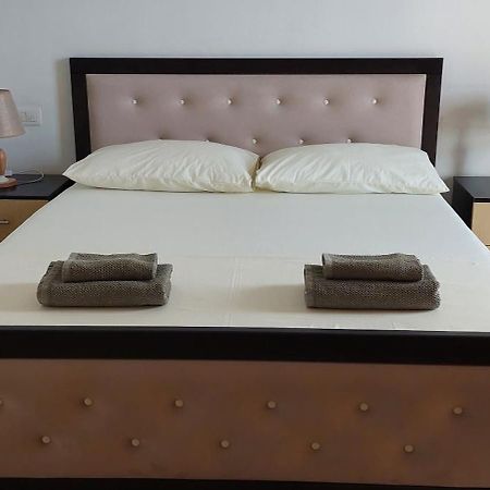 Apartment Tinka In Saranda מראה חיצוני תמונה